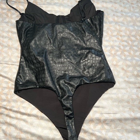 NAKED WARDROBE Faux croc thong bodysuit - Picture 5 of 5